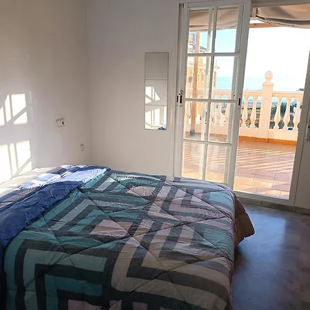 Lovely Penthouse In Front Of The With Free Parking Apartment